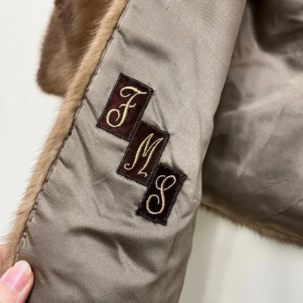 Vintage Real Fur Stole with Pockets - Picture 3 of 8